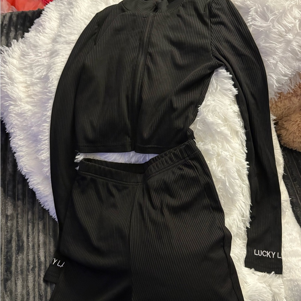 Woman’s Black Two Piece Set Lucky Label size Medium